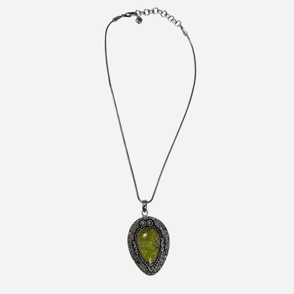 Vintage Sterling Silver Green Serpentine Statement Necklace